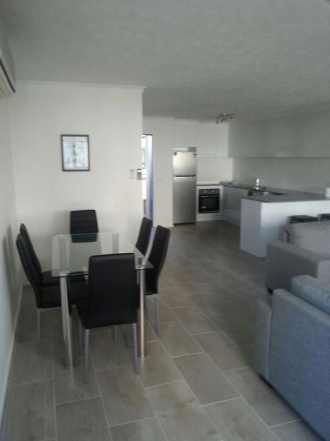 Broadbeach Travel Inn Apartments - Port Augusta Accommodation 39