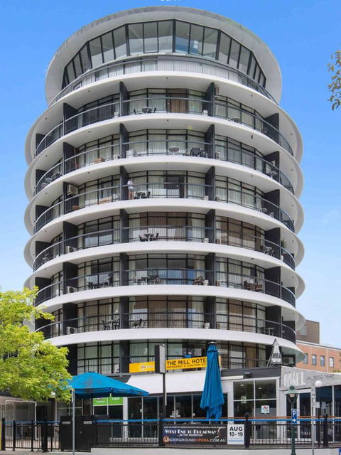 Madison Tower Mill Hotel - Port Augusta Accommodation 0
