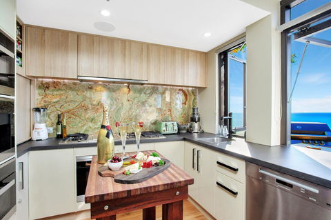 Burleigh Esplanade Apartments - Port Augusta Accommodation 6