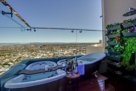Burleigh Esplanade Apartments - Port Augusta Accommodation 8
