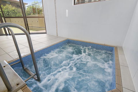 Burleigh Esplanade Apartments - Port Augusta Accommodation 22
