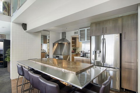 Burleigh Esplanade Apartments - Port Augusta Accommodation 18