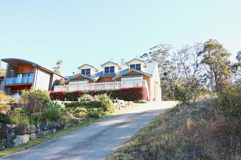 Whale Cove Circuit - Port Augusta Accommodation 0