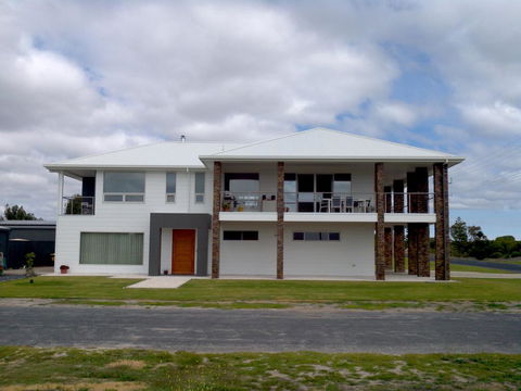White Caps B&B Apartment - Port Augusta Accommodation 1
