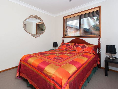 Wildflowers @ Fingal Bay - Port Augusta Accommodation 2