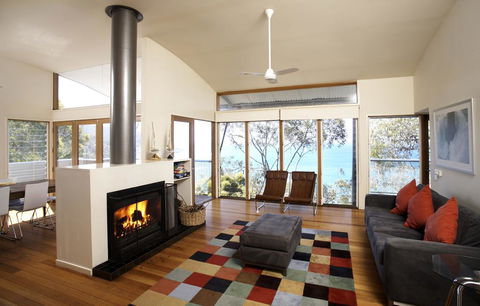 Wye View Architecturally Designed Stunning Views - Port Augusta Accommodation 0