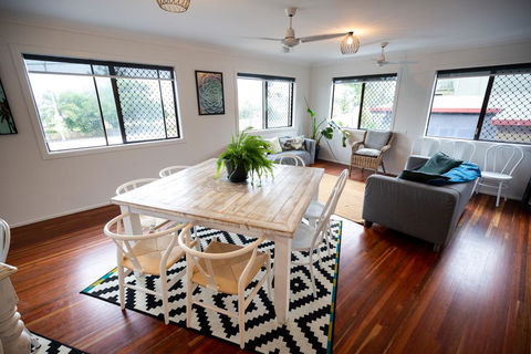 Yeppoon Beachhouse - Port Augusta Accommodation 2