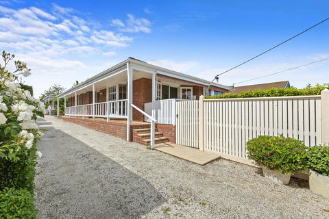 YIN-YANG - MOUNT ELIZA - Port Augusta Accommodation 3