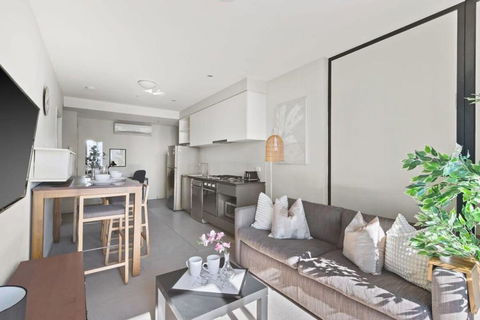A 2BR Apt On Collins With City Views FREE Parking - Port Augusta Accommodation 1