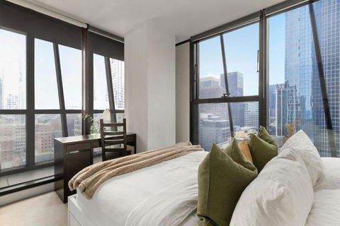 A Chic & Comfy 2BR Apt On Collins With City Views - Port Augusta Accommodation 1
