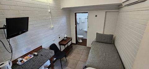 A Railway Lodge - Port Augusta Accommodation 1