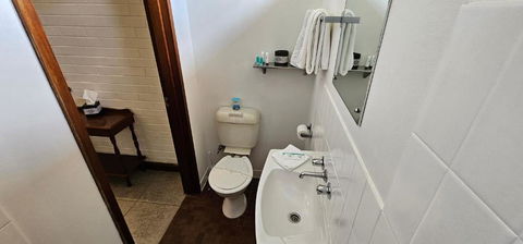 A Railway Lodge - Port Augusta Accommodation 2