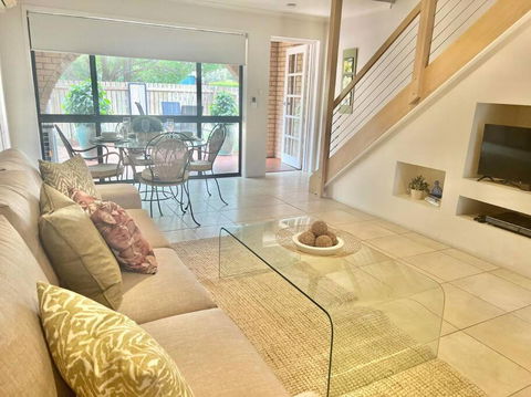 A Touch Of Lux In The Redlands! - Port Augusta Accommodation 0
