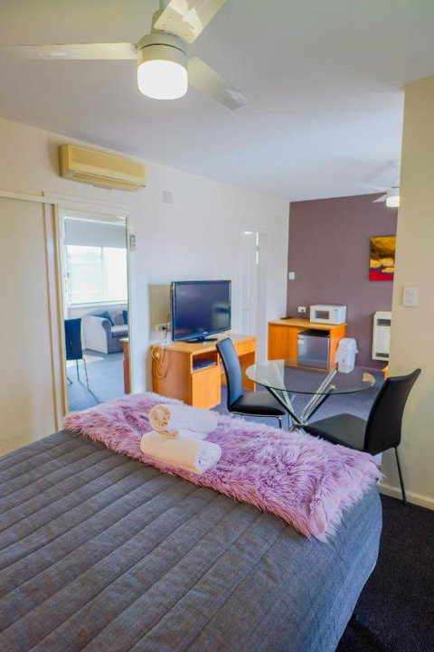 Abbotsleigh Motor Inn - Port Augusta Accommodation 3