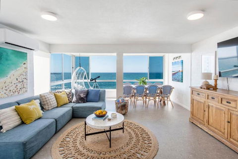 Absolute Oceanfront Yamba - Oceanstays - Port Augusta Accommodation 2