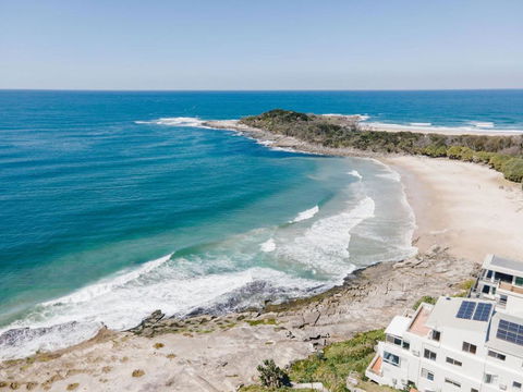 Absolute Oceanfront Yamba - Oceanstays - Port Augusta Accommodation 1