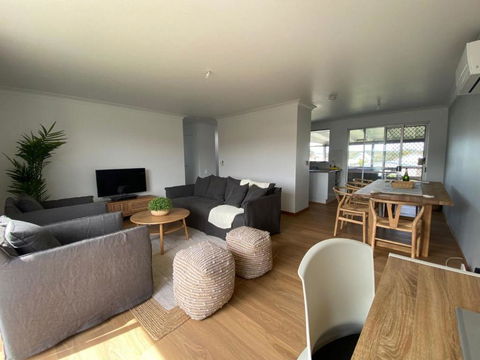 Alma Beach Haven - Port Augusta Accommodation 3