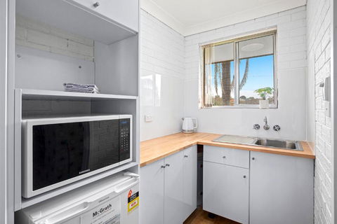 Aloha 15 - Port Augusta Accommodation 1