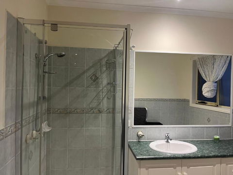 Amazing Private Bedrooms In Doncaster East Near School - Port Augusta Accommodation 2