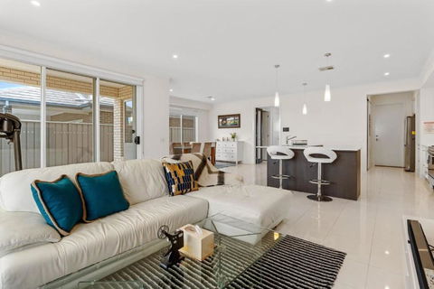 Amazing Lake View Family-friendly Holiday Home - Port Augusta Accommodation 4