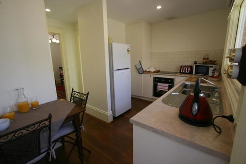 Annies Garden Cottage - Port Augusta Accommodation 1