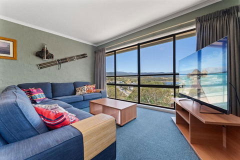 Alpine Mountain View 18 - 4BR L Mountain Views L Swimming Pool L Air-Con L WiFi - Port Augusta Accommodation 0