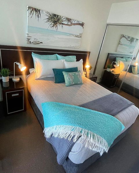 AQUA 306 POOLSIDE Luxury Apartment , Honeysuckle, NEWCASTLE FREE Parking - Port Augusta Accommodation 3