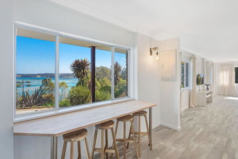 Aque Blu - 11 Hillcrest Ave North Narooma - Port Augusta Accommodation 3