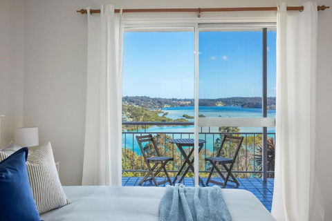 Aque Blu - 11 Hillcrest Ave North Narooma - Port Augusta Accommodation 0