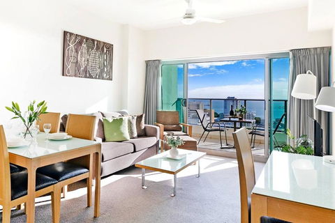 Arafura Adventure - CBD Suite With Sprawling Views - Port Augusta Accommodation 2