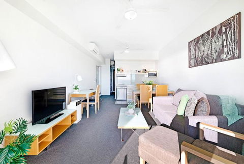 Arafura Adventure - CBD Suite With Sprawling Views - Port Augusta Accommodation 4