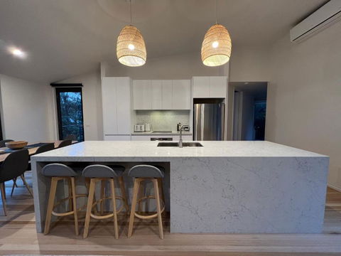 Architect Designed 4 Bedroom With Ocean Views From Every Room - Port Augusta Accommodation 1