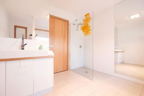 Awesome Beach House Bicheno - Port Augusta Accommodation 3