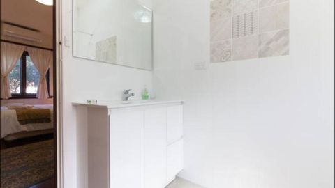 B4 Crawley Apartment 1 BRM & Sleepout Near UWA - Port Augusta Accommodation 3
