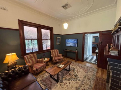 Barbour House - Port Augusta Accommodation 0
