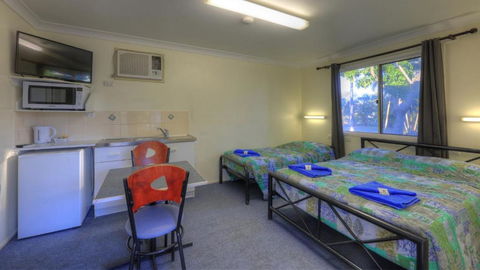 Barcaldine Caravan Park - Port Augusta Accommodation 4
