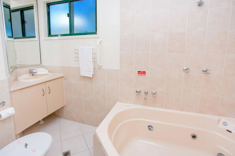 NRMA Bowen Beachfront Holiday Park - Port Augusta Accommodation 14