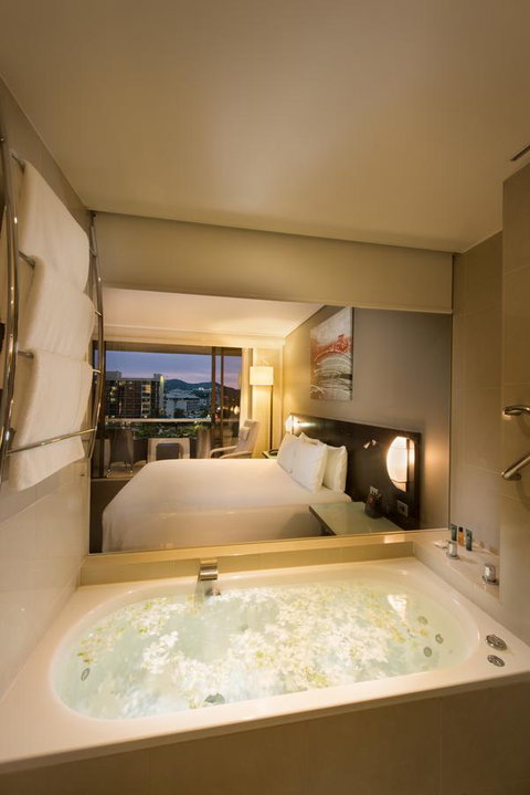 Hilton Cairns - Port Augusta Accommodation 22