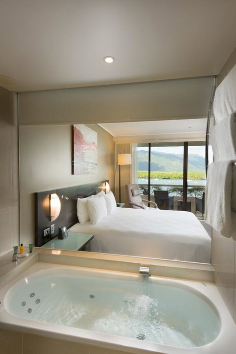 Hilton Cairns - Port Augusta Accommodation 2