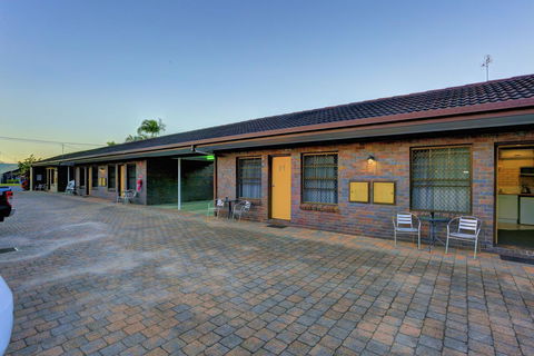 Chalet Motor Inn - Port Augusta Accommodation 10