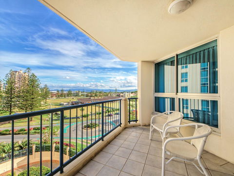 Oceana On Broadbeach - Port Augusta Accommodation 12