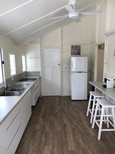 Daggoombah Holiday Home Magnetic Island - Port Augusta Accommodation 2