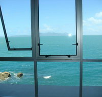 Best at Bright Point Absolute Waterfront 4 bedroom apartment - Port Augusta Accommodation