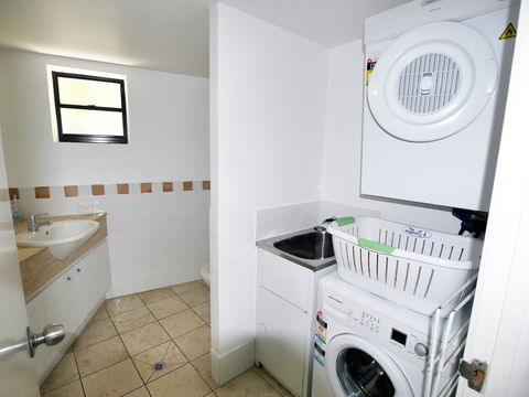 Cylinder Cove 8 - Port Augusta Accommodation 10