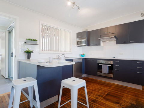 'Shoalz', 28 Rigney Street - Renovated Pet Friendly Cottage & Boat Parking - Port Augusta Accommodation 3