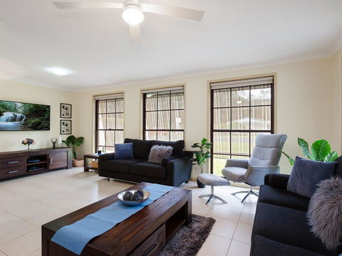 'Willows At The Bay' 111 Horace St - Large House With Aircon, WIFI And Boat Parking. - Port Augusta Accommodation 1