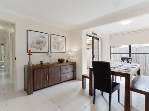 'Willows At The Bay' 111 Horace St - Large House With Aircon, WIFI And Boat Parking. - Port Augusta Accommodation 2