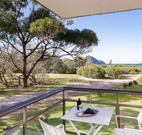 1 'Intrepid' 3 Intrepid Close - Amazing views of Shoal Bay only 100m from the Beach - Port Augusta Accommodation