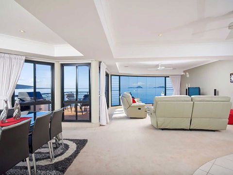 1 'Seaside Splendour' 137 Soldiers Point Road - Beautiful Unit On The Waterfront - Port Augusta Accommodation 1