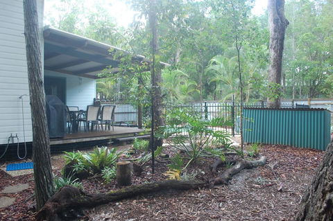 1 Naiad Court - Lowset Family Home With Swimming Pool And Covered Deck. Pet Friendly - Port Augusta Accommodation 2
